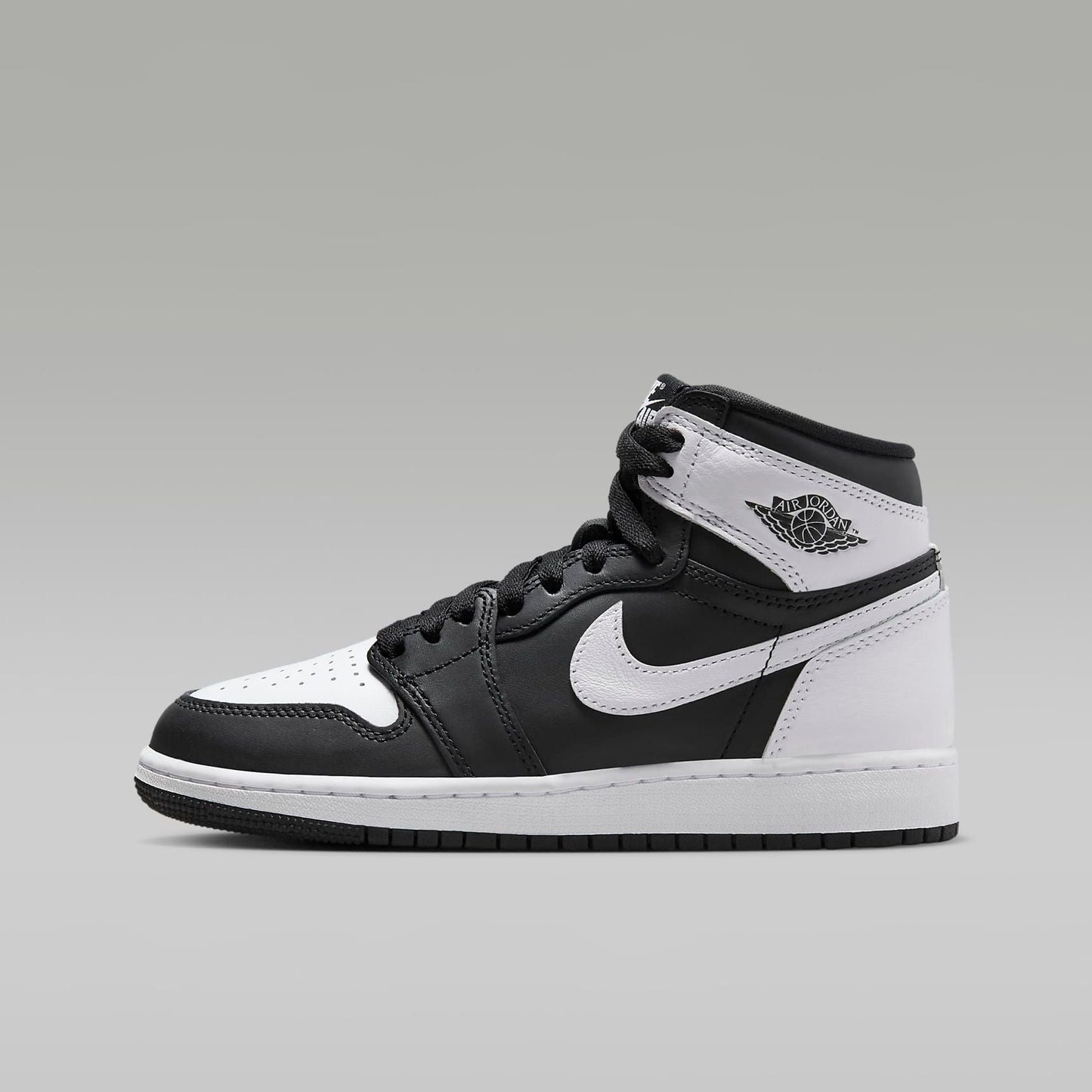 Nike Kids' Air Jordan 1 High OG Shoes - Black / White