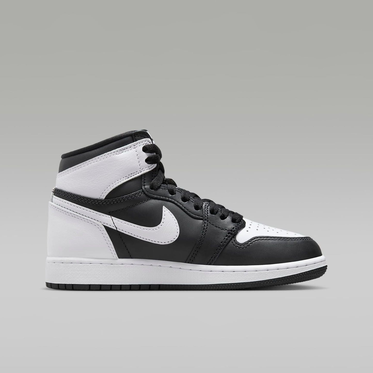 Nike Kids' Air Jordan 1 High OG Shoes - Black / White