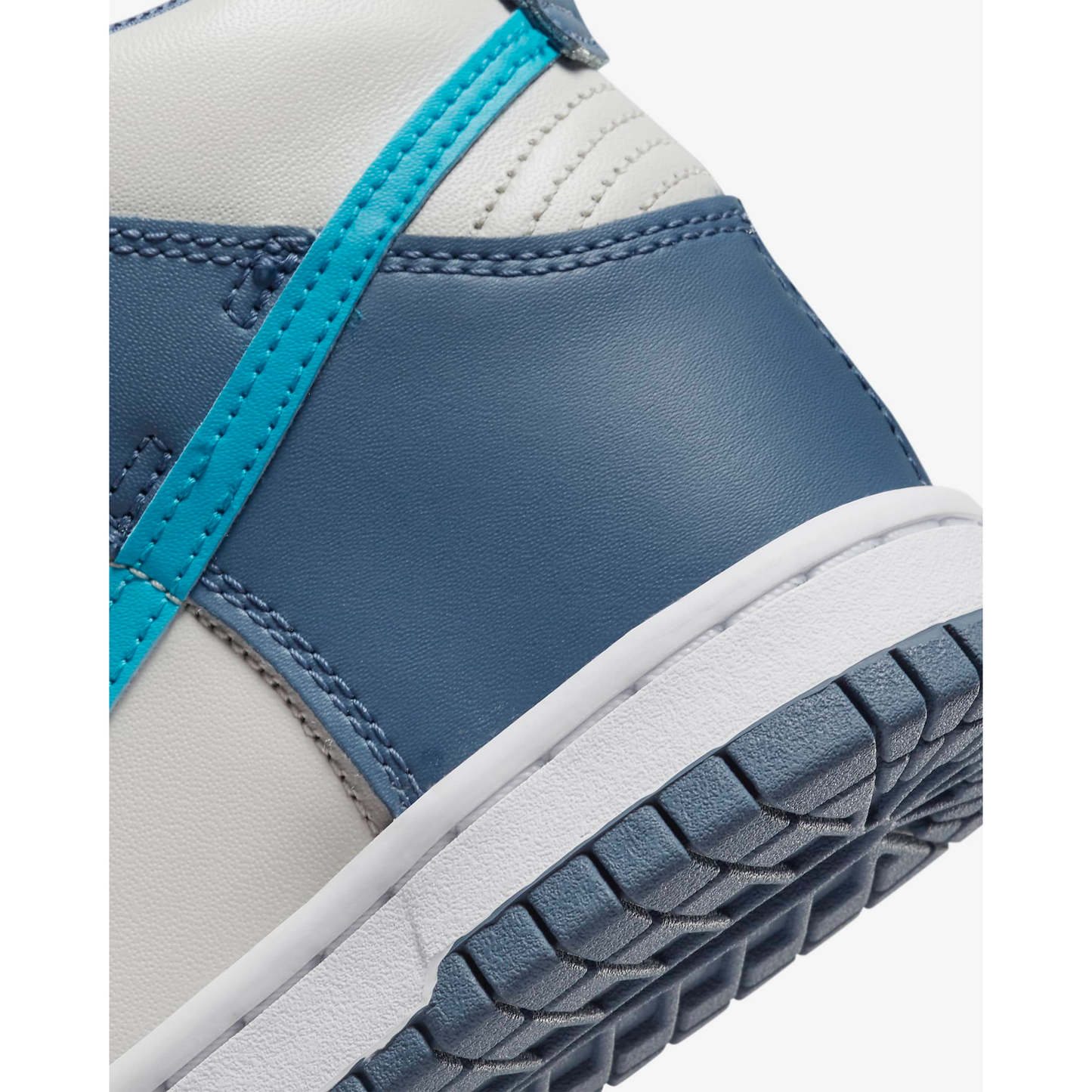 Nike Kids' Dunk High Shoes - Light Bone / Diffused Blue / White / Blue Lightning
