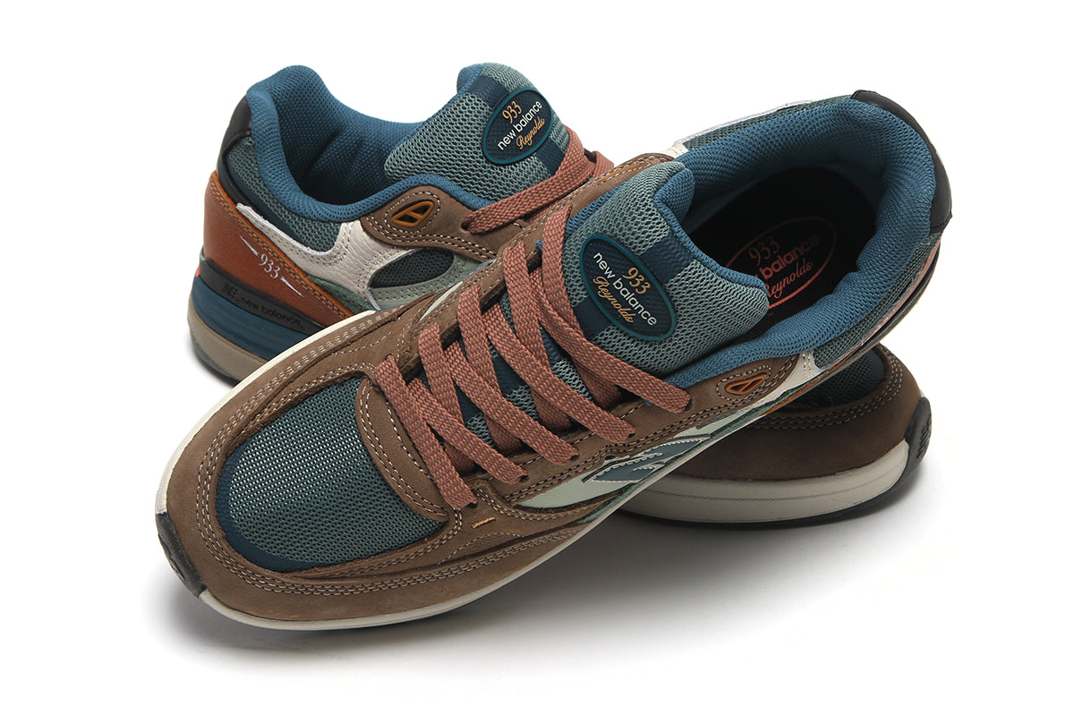 933 - Standard & Wide