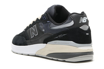 933 - Standard & Wide