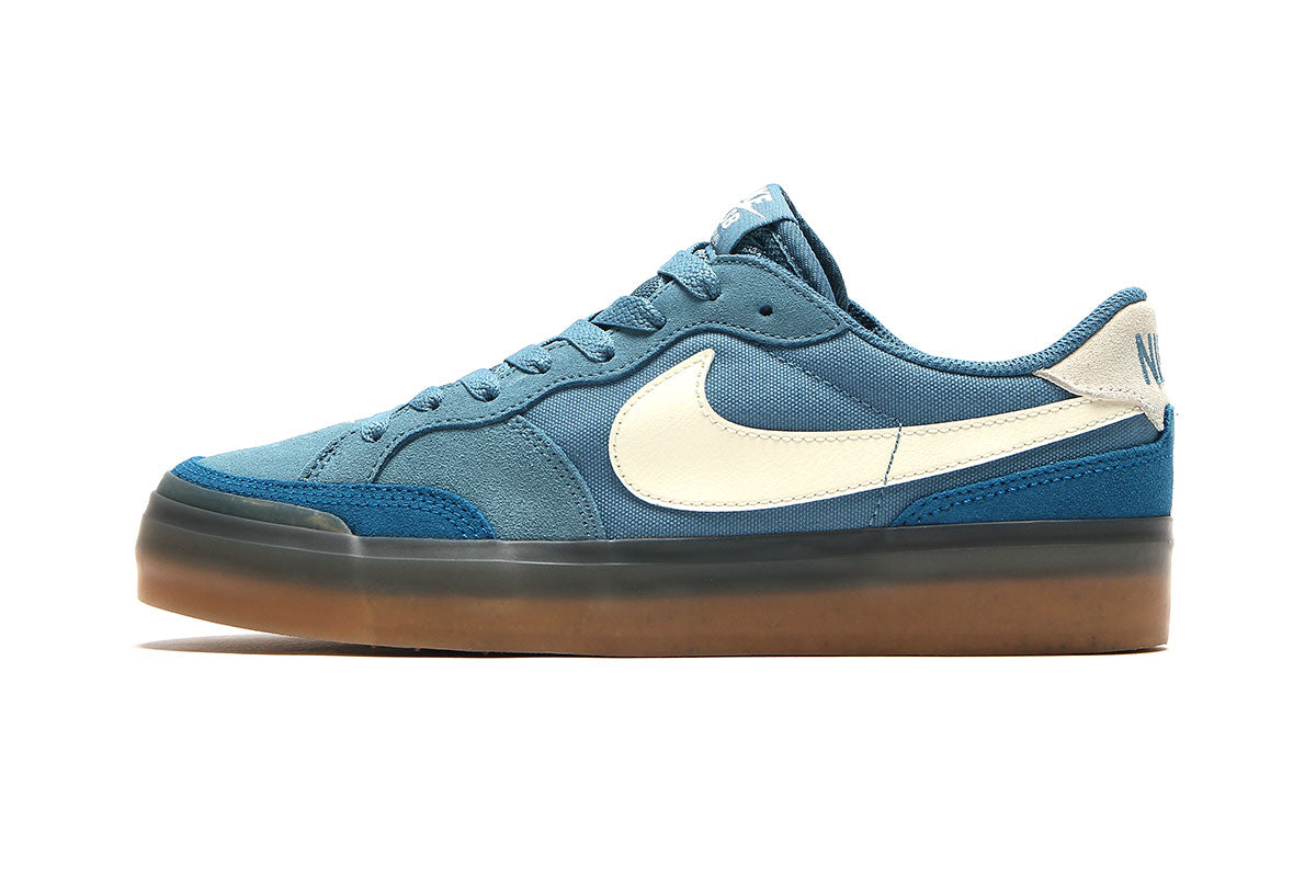 Zoom Pogo Plus (Womens Sizing)