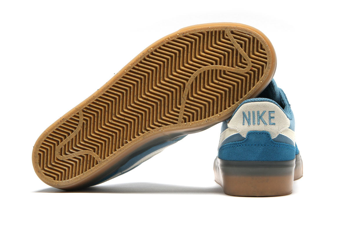 Zoom Pogo Plus (Womens Sizing)