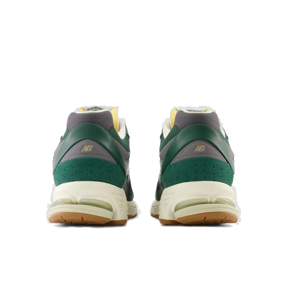 New Balance Men's 2002r Shoes - Nightwatch Green / Grey / White