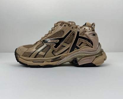 Runner Sneakers