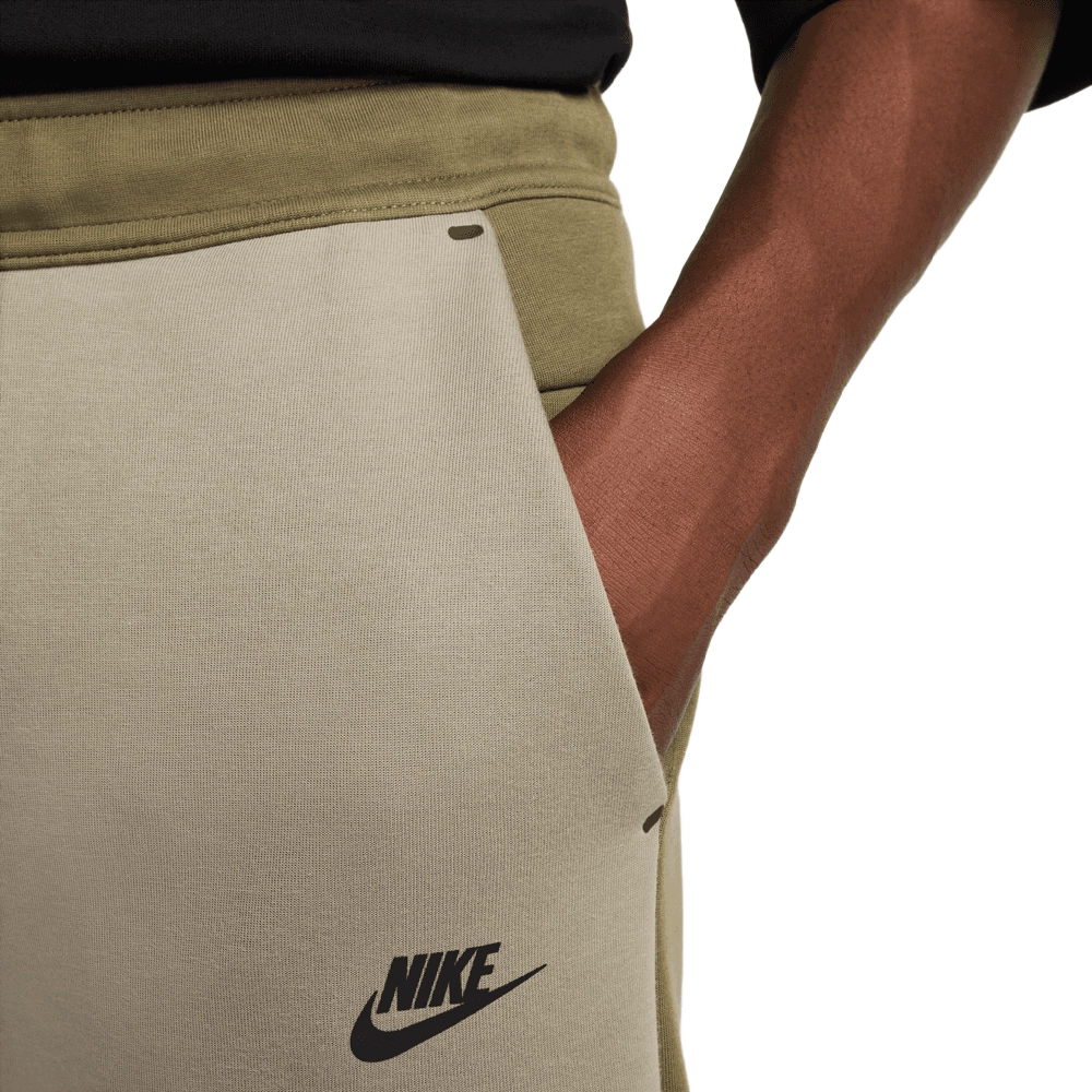Nike Men's Tech Fleece Jogger Apparel - Medium Olive / Light Army / Black