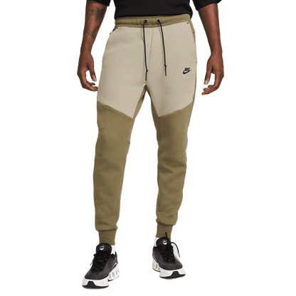 Nike Men's Tech Fleece Jogger Apparel - Medium Olive / Light Army / Black