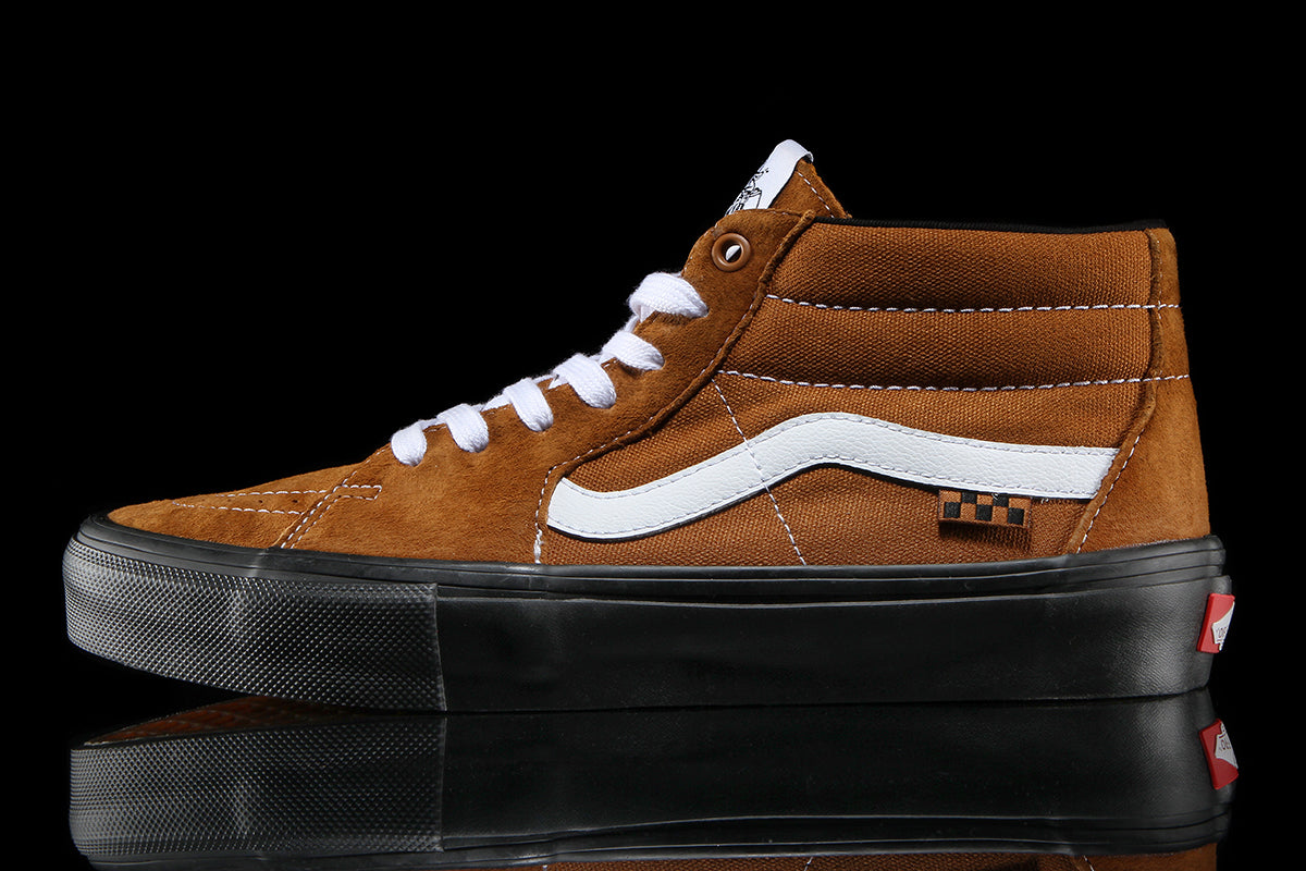 Skate Grosso Mid Pig Suede